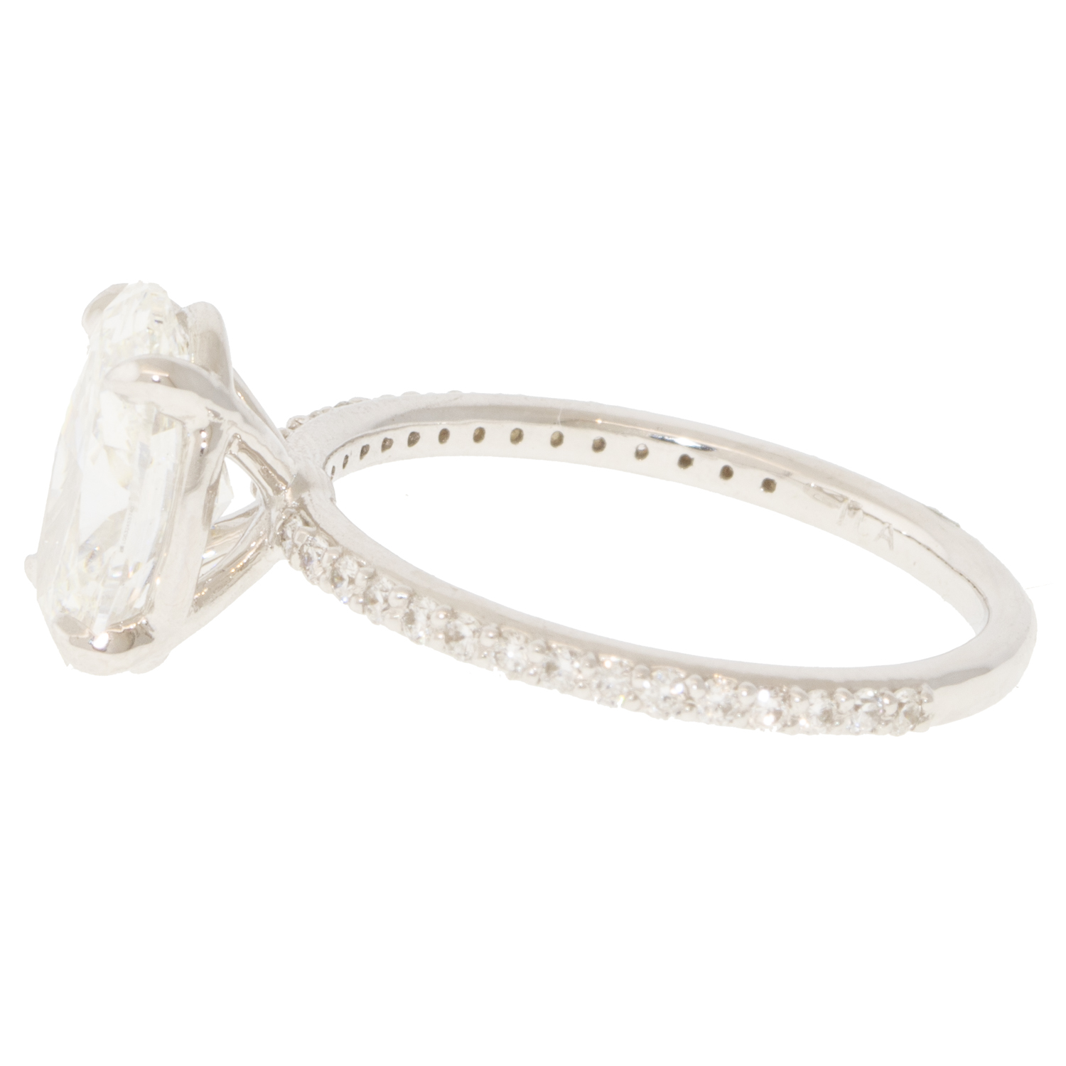 ILA: UNBRIDALED,Ring, Solitaire Pave Engagement Lab Grown 2ct,18kwg oval sz 6.5 F/VS1