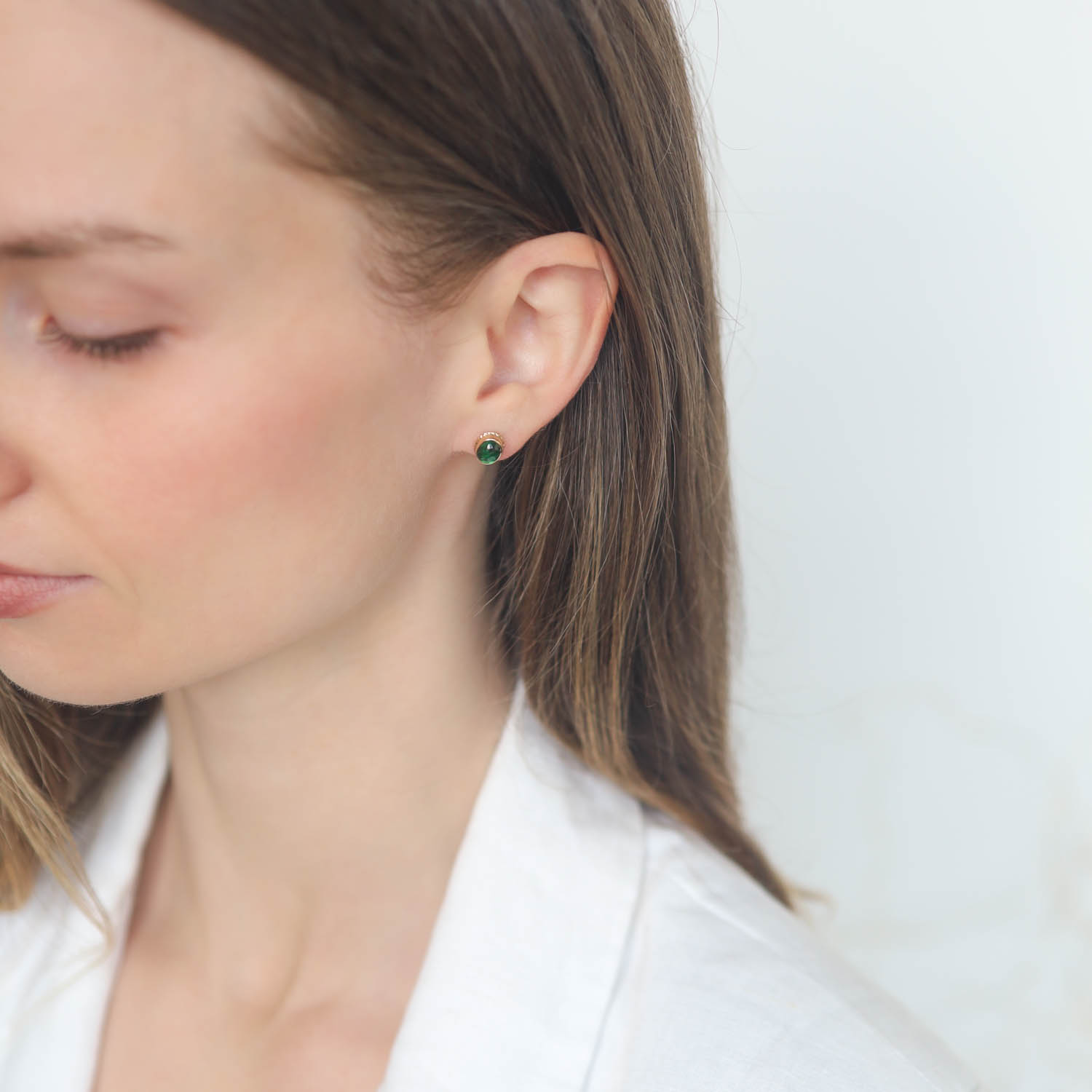 Jamie Joseph:14K Gold Post Earrings w/ Small Oval Smooth TSAVORITE GARNET on Ruffled Platform