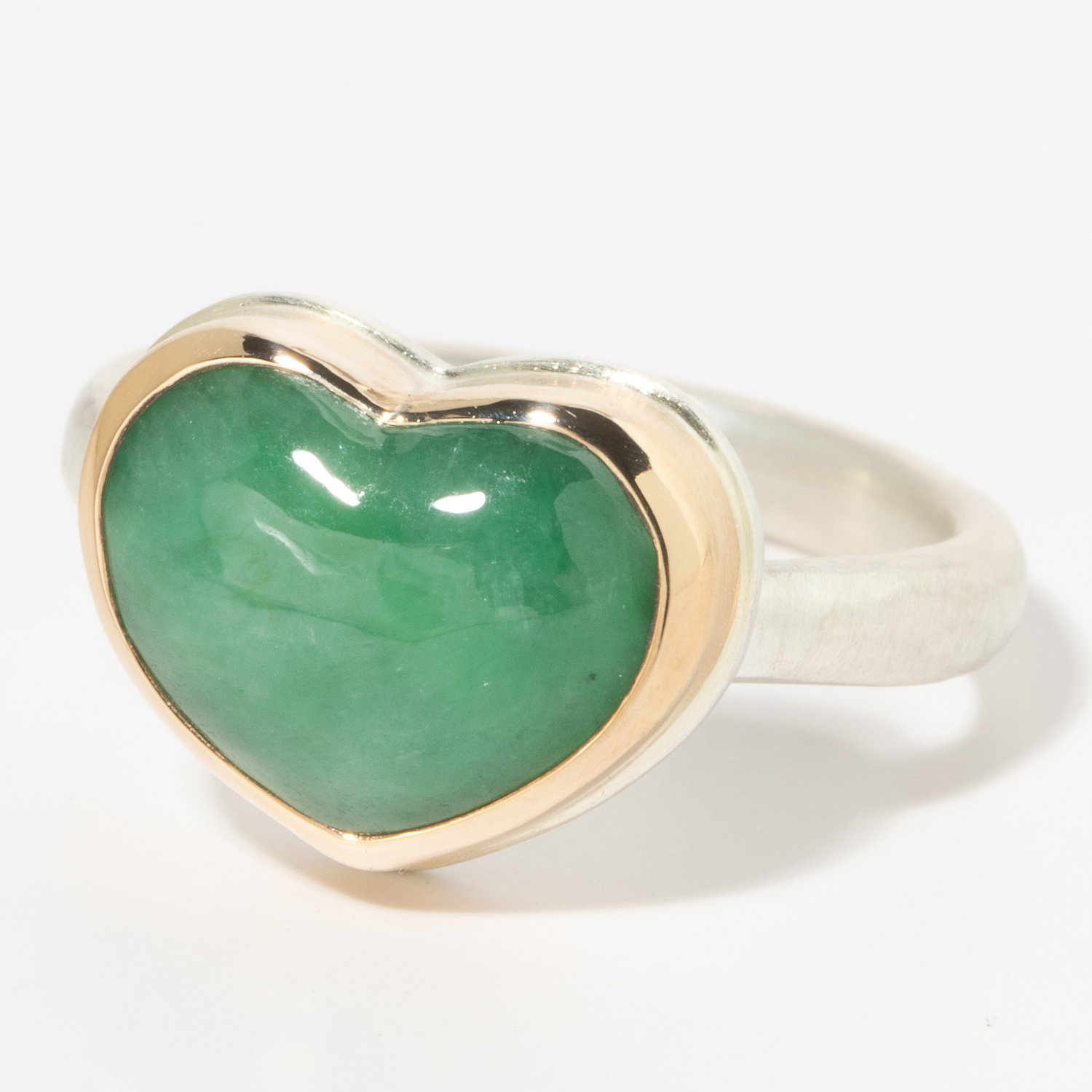 Jamie Joseph: Sterling & 14K Gold Ring w/ Smooth JADEITE Heart on Middle Organic Band, size 7, measures 9/16" x 7/16"