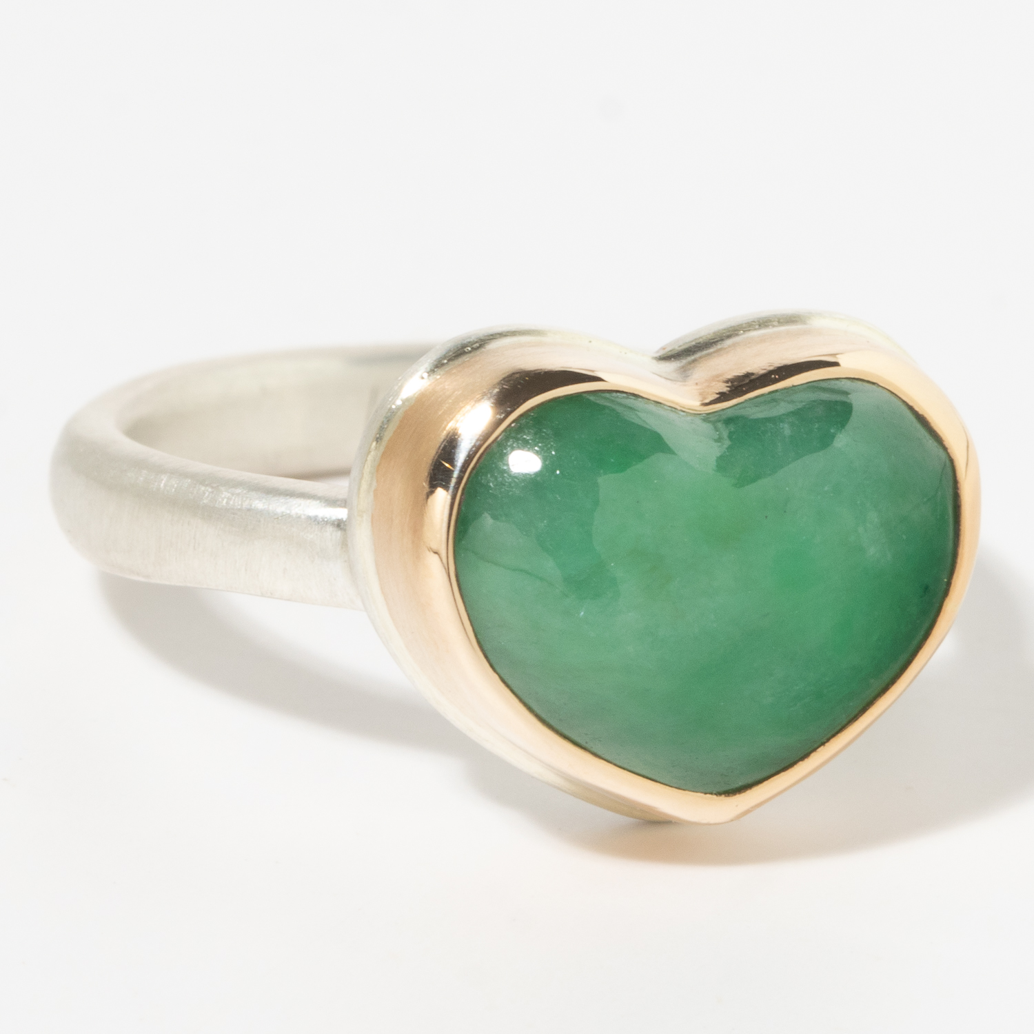 Jamie Joseph: Sterling & 14K Gold Ring w/ Smooth JADEITE Heart on Middle Organic Band, size 7, measures 9/16" x 7/16"