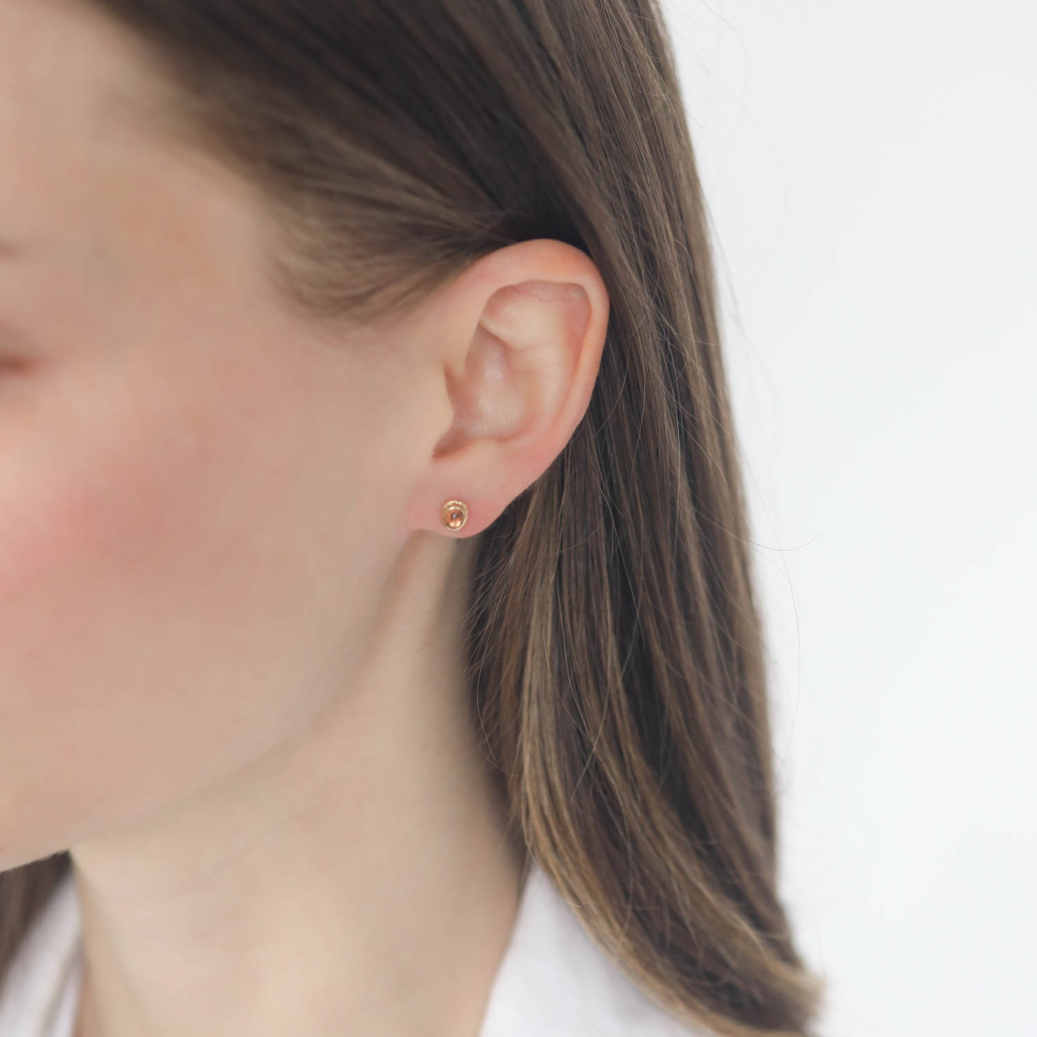 Jamie Joseph Trunk Show: 14K Gold Post Earrings w/ 4x3mm Oval Inverted ORANGE SAPPHIRE on Ruffled Platform