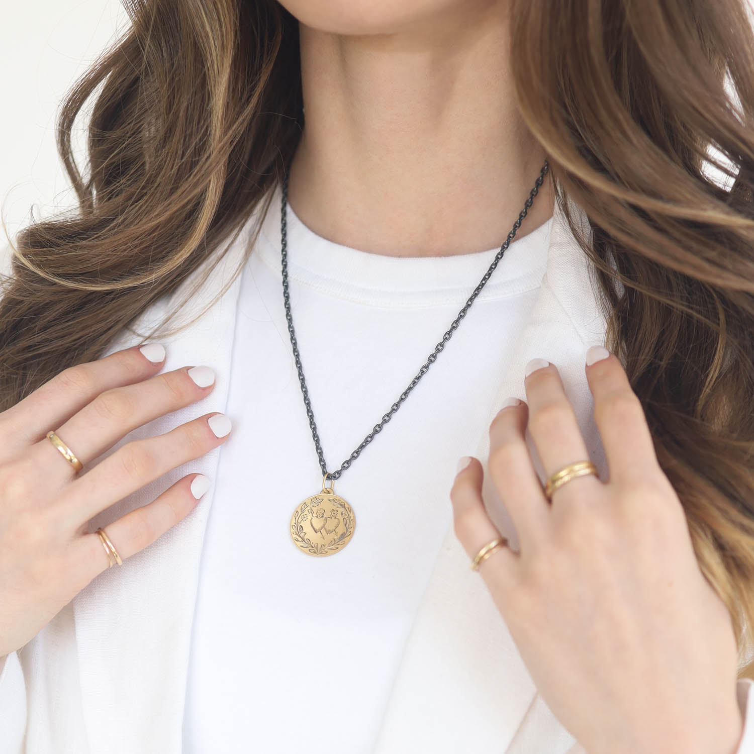 Erica Molinari Trunk show : 18K XL round Hand engraved Floral double heart and Arrow - "Beauty awakens the soul to act" _-DANTE