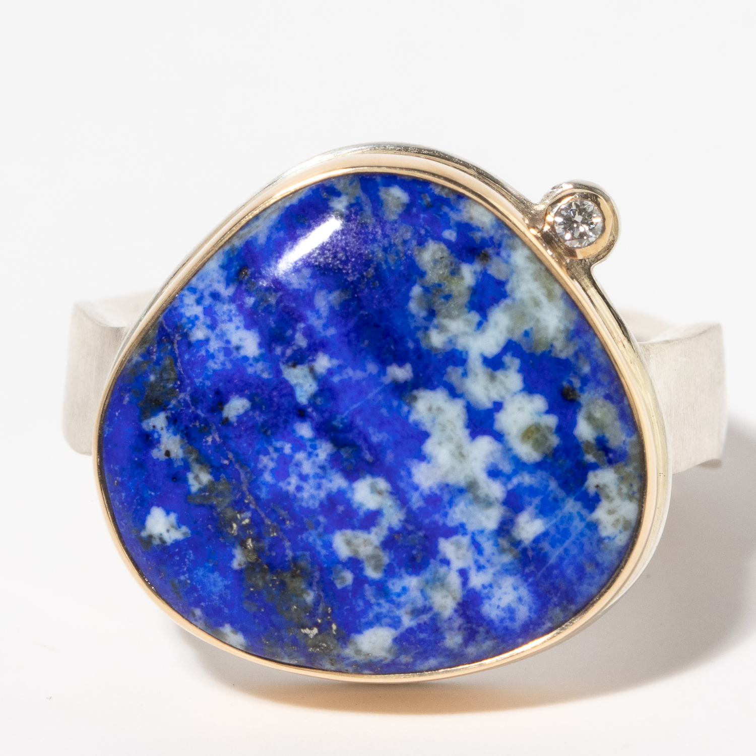 Jamie Joseph: Sterling & 14K Gold Ring w/ Lotus Smooth LAPIS & .025 ct Satellite Diamond on Live Edge Band, size 7.75, 5/8x11/16