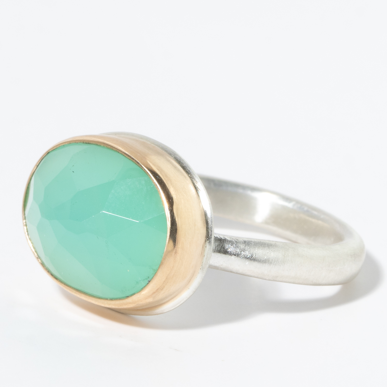 Jamie Joseph: Sterling & 14K Gold Ring w/ Small Oval Inverted CHRYSOPRASE on Middle Organic Band, Size 7 1/2