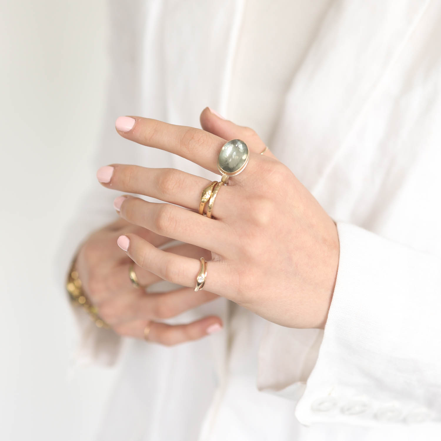 Jamie Joseph: Sterling & 14K Gold Ring w/ Oval Inverted MINT QUARTZ on Soft Live Edge Band, Size 7 1/4