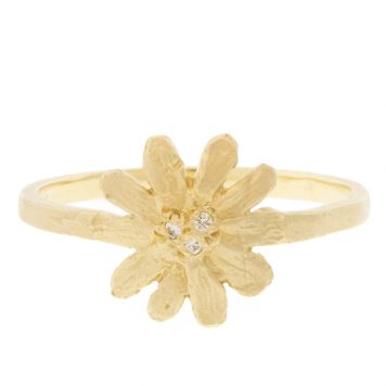 Victoria Cunningham Trunk Show: 14K small daisy cigar, Size 6 1/2, Daisy measures 3/8" x 3/8"