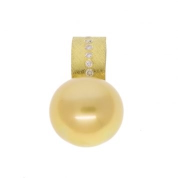 Rene Escobar:PENDANT,12MM GOLDEN SOUTH SEA PEARL & YG BAIL SET WITH 0.08CT IN DIAMONDS