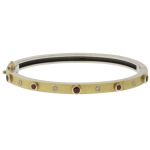 Rene Escobar:4MM JUNIA  BANGLE Ruby  5 18k YG bezels set 0.88ct ruby