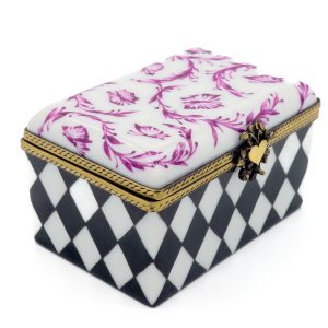 Yuko Kikuchi:  Hand-Painted Porcelain Ring Box Argyle x Pink Violet Butterfly