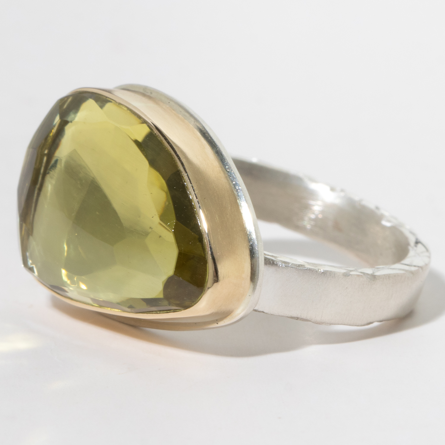 Jamie Joseph:Sterling & 14K Gold Ring w/Random Facet LEMON QUARTZ on Middle Bark Band
