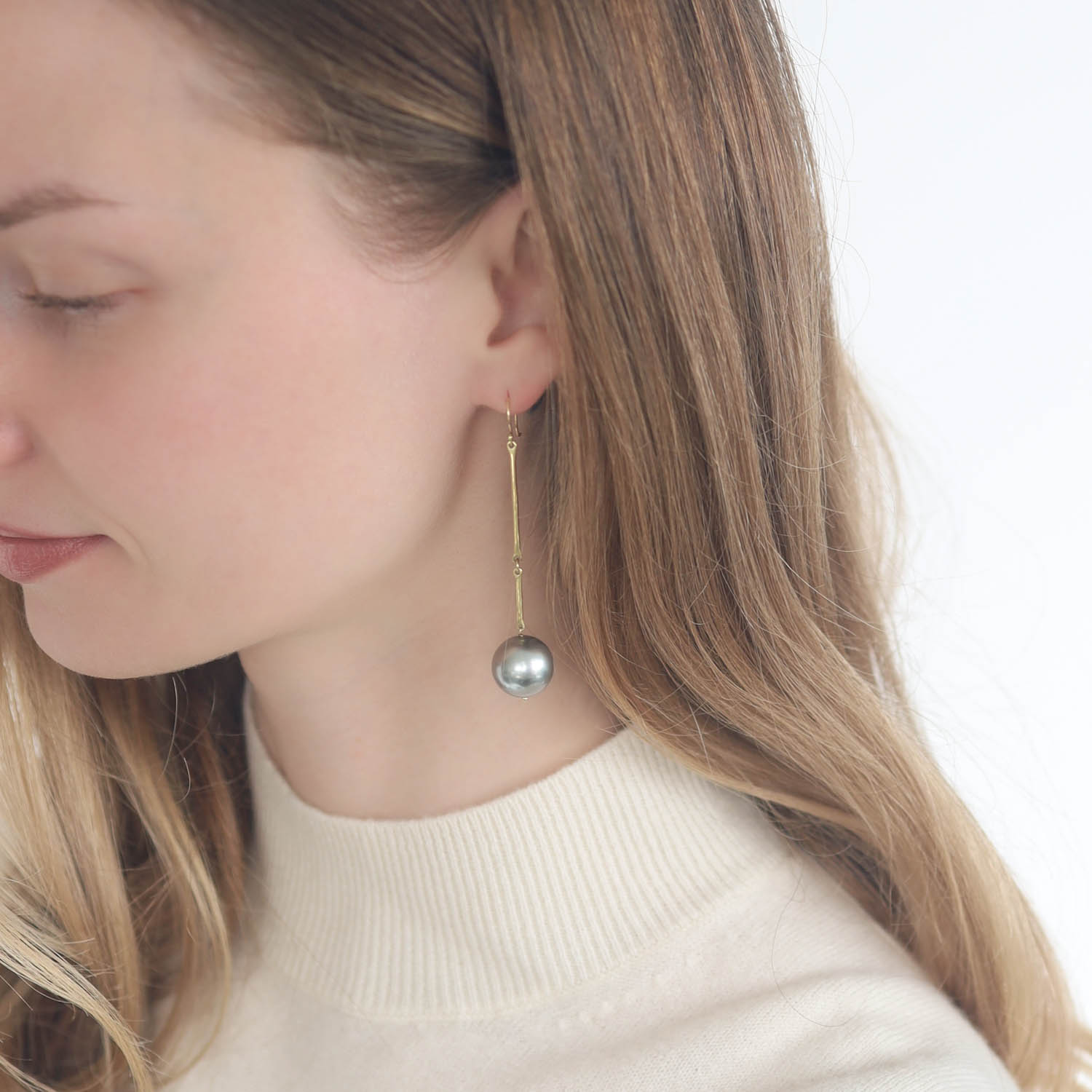Ten Thousand Things: Tahitian Pearl Cast Line. Earring, 18k YG