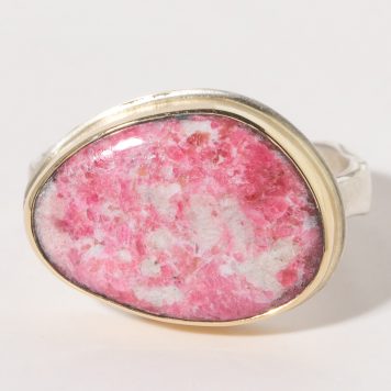 Jamie Joseph: Sterling & 14K Gold Ring w/Asymmetrical Smooth THULITE on Eroded Live Edge Band Sz. 8