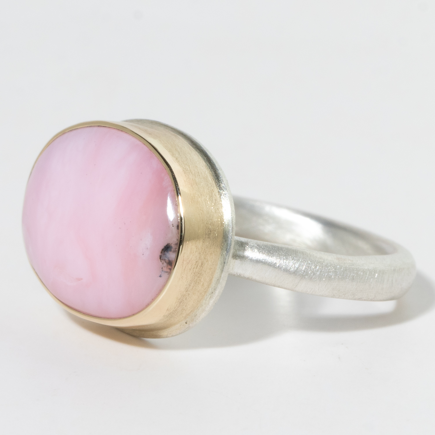 Jamie Joseph:Sterling & 14K Gold Ring w/ Smooth Oval PINK PERUVIAN OPAL on Middle Organic Band