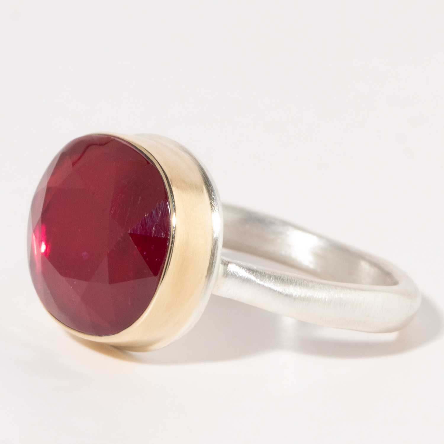 Jamie Joseph:Sterling & 14K Gold Ring w/ Small Oval Table up AFRICAN RUBY on Middle Organic Band Sz. 7.5