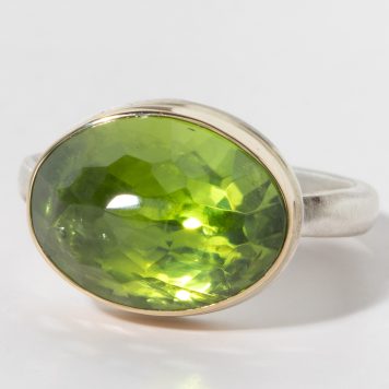 Jamie Joseph:  Sterling & 14K Gold Ring w/ Oval Inverted PERIDOT on Middle Organic Band