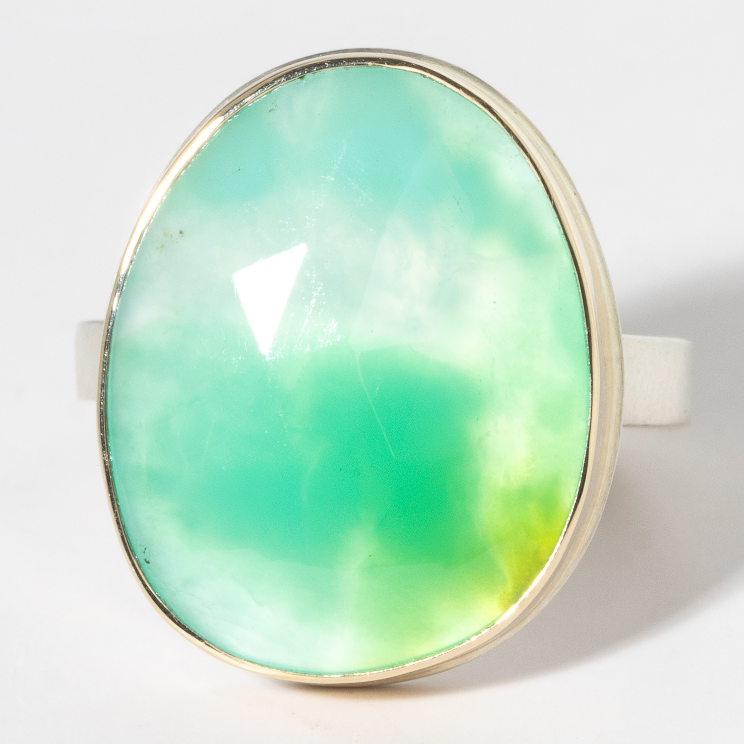 Jamie Joseph: Sterling & 14K Gold Ring w/ Vertical Faceted Asymmetrical CHRYSOPRASE on X Band