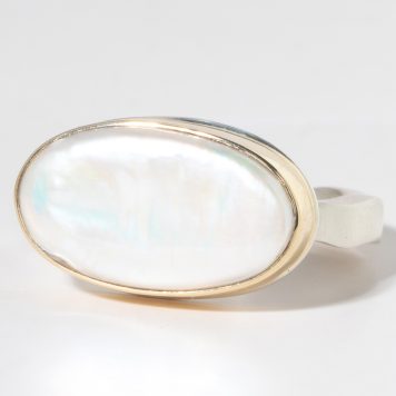 Jamie Joseph: Sterling & 14K Gold Ring w/ Oval CULTURED WHITE PEARL on Medium Live Edge Band